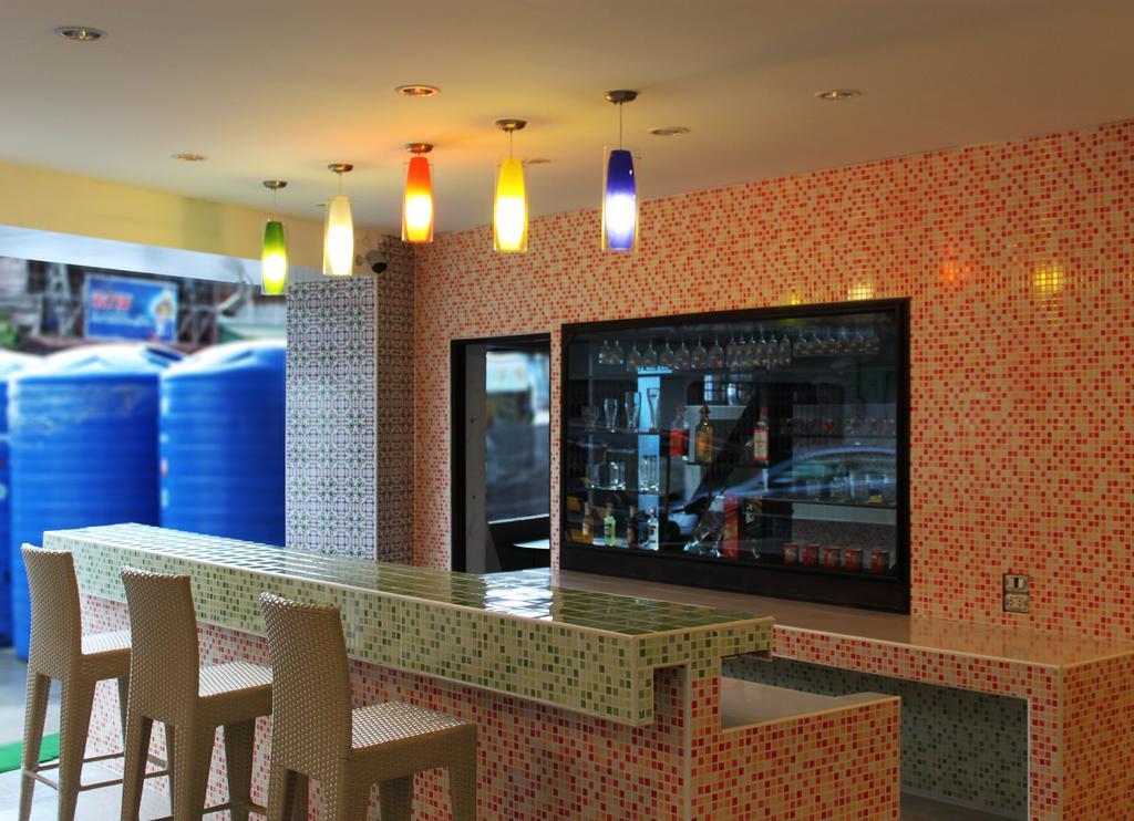 Krabi City Seaview Hotel Extérieur photo